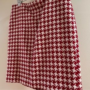 NWT skirt. Gorgeous red/ivory check. Talbots size 12.